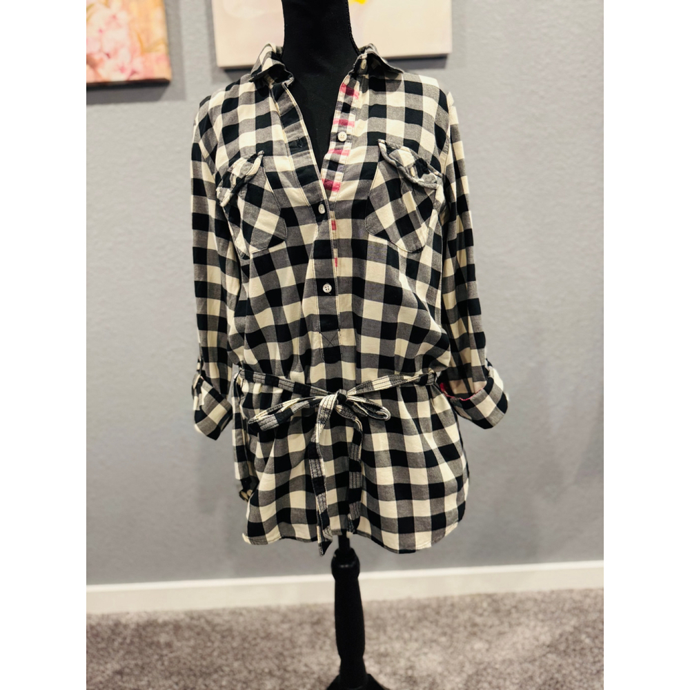 American Eagle Outfitters Women's Shirt, Size 12, Black and White